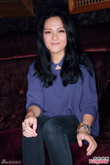 组图：卫兰KTV与粉丝共乐 望推出英文专辑