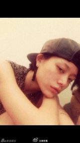 组图：曝汪峰旧爱名模照片 曾为其生育一女