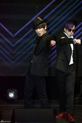 高清图：韩团MBLAQ新辑发布 透视装变性感妖男