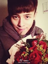 组图：天空哥宾俊杰帅气照 爱萌宠酷似倪安东