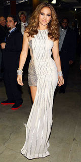 幻灯图集：2010格莱美红地毯女星服饰盘点