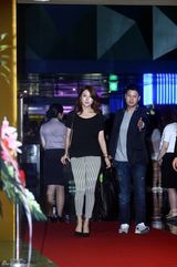 高清组图：裴勇俊尹恩惠等助阵韩片《妻子》VIP试映