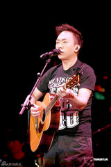 高清图：黄家强倾力献艺唱作世代 回应邓炜谦出书