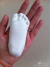 组图：盘点明星有爱亲子照 小S搞怪蔡少芬创意十足