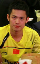 组图：明星羽毛球队成立一周年 陈奕迅首担拍卖官