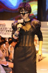 组图：尚雯婕鹰嘴造型奇特 周笔畅台上热力四射