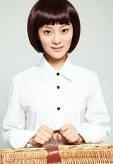 组图：51岁宋佳22岁女儿私房照 继承美貌大眼可爱