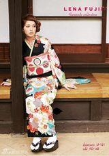 幻灯图集：日本人气模特藤井莉娜美图集锦100张