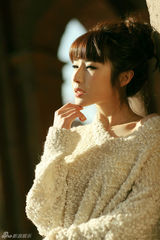 组图：方安娜最新冬日写真 幸福微笑温暖寒冷严冬