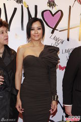 组图：李美凤享受子女陪伴 夫妻间体谅信任重要