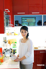 幻灯图：关咏荷首任燕麦代言人 拍广告受厂商优待 