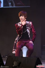 组图：BoyFriend睽违一年台湾粉丝会展现男人味