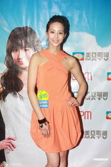 组图：贺军翔张钧宁香港宣传 大谈剧中亲吻戏 