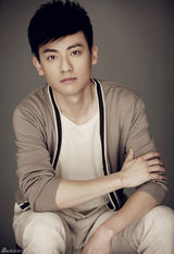 组图：是安冬日写真曝光  精致五官展独特魅力