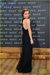 组图：艾玛-沃特森出席电影首映大秀性感