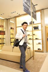 幻灯图：苏有朋春装出席活动 热心慈善全心公益