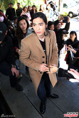 组图：萧敬腾开心出庭欲讨公道 盼揪出幕后主使