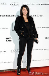 组图：韩组合f(x)SHINee等齐聚展青春时尚气息