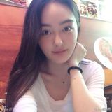 组图：金庸寿宴合影美女私照曝光 清纯可爱略萌