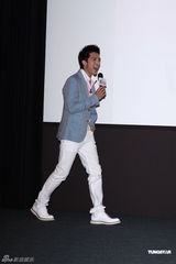 组图：邱泽宣传新剧被问唐嫣装不熟