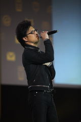 高清组图：2011微博之夜 汪峰《春天里》压轴