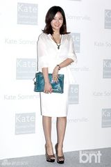 组图：韩星韩高恩韩惠珍等靓装为名品站台