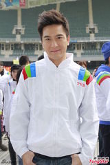 组图：TVB众艺人参与百万行慈善