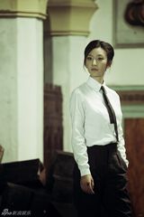 组图：《蝴蝶行动》唐一菲诠释双生姐妹花