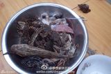 组图：林志颖为Kimi烹海鲜大餐 暂抛形象危机
