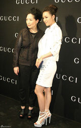 高清图：张静初何润东上演潮人秀  演绎窒息性感