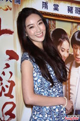 组图：隋棠澄清富商是舅舅 猪哥亮赞人靓演技好