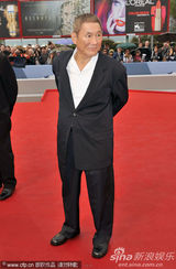 组图：北野武红毯走秀 面瘫无表情更显成熟魅力