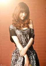 高清组图：华娱卫视主持人温婷茹一周服饰搭配