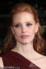 高清图：《大将军寇流岚》首映 巴特勒查斯坦嬉闹