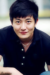 组图：《失恋33天》后郭京飞化身温暖男