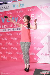 组图：邓紫棋生日林宥嘉送祝福 避谈何超莲感情