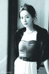 高清图：江一燕登封面 优雅演绎浪漫白色情结