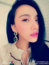 组图：09快女十强李媛希被曝整容成畸形