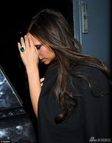 组图：贝嫂庆40岁生日小贝陪伴 辣妹马汀等齐贺