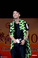 组图：众星出席音乐会 关心妍赞林欣彤歌喉了得