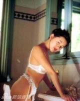组图：艳星李丽珍早年激情照 性感全裸画面唯美