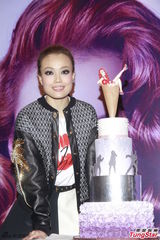 组图：容祖儿个唱落幕 甜蜜宣告刘浩龙一路相伴