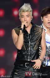 组图：中韩歌会首尔唱响 EXO少时2PM等精彩献唱