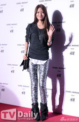 组图：少女时代秀英2AM任瑟雍等靓装出席活动