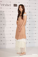 组图：陈绮贞望带妈妈欧游 预计延迟至明年出专辑