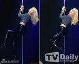 组图：性感女团AfterSchool回归秀高难度钢管舞