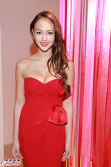 组图：Jessica C呼吁女性定期作检查