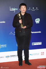 组图：温郁芳凭《含苞欲坠》获金钟奖编剧奖