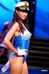 组图：亚洲超模大赛举行 36名佳丽演绎性感女水兵