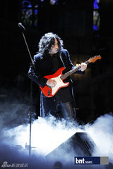 组图：孙浩英《歌剧明星》获胜 严智苑主持礼服抢眼